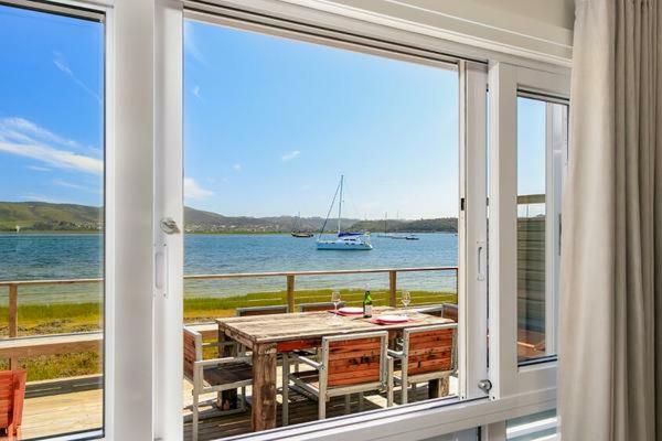 On The Water - Thesen Apartment Knysna Ngoại thất bức ảnh