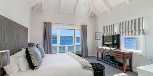 On The Water - Thesen Apartment Knysna Ngoại thất bức ảnh